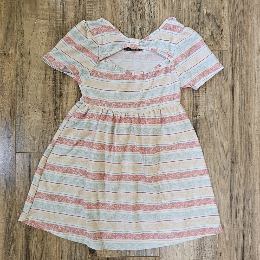 4 Dress Bundle - Picture 7 of 16